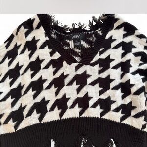 Chic Black and White Houndstooth Sweater